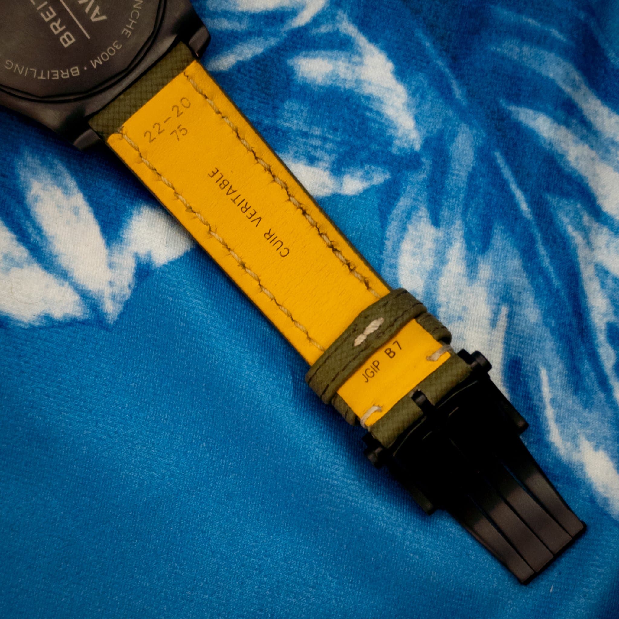 Breitling Avenger Automatic GMT 45 Night Mission LE 2000 (Ref. V323952A1L1X2) — photo 22