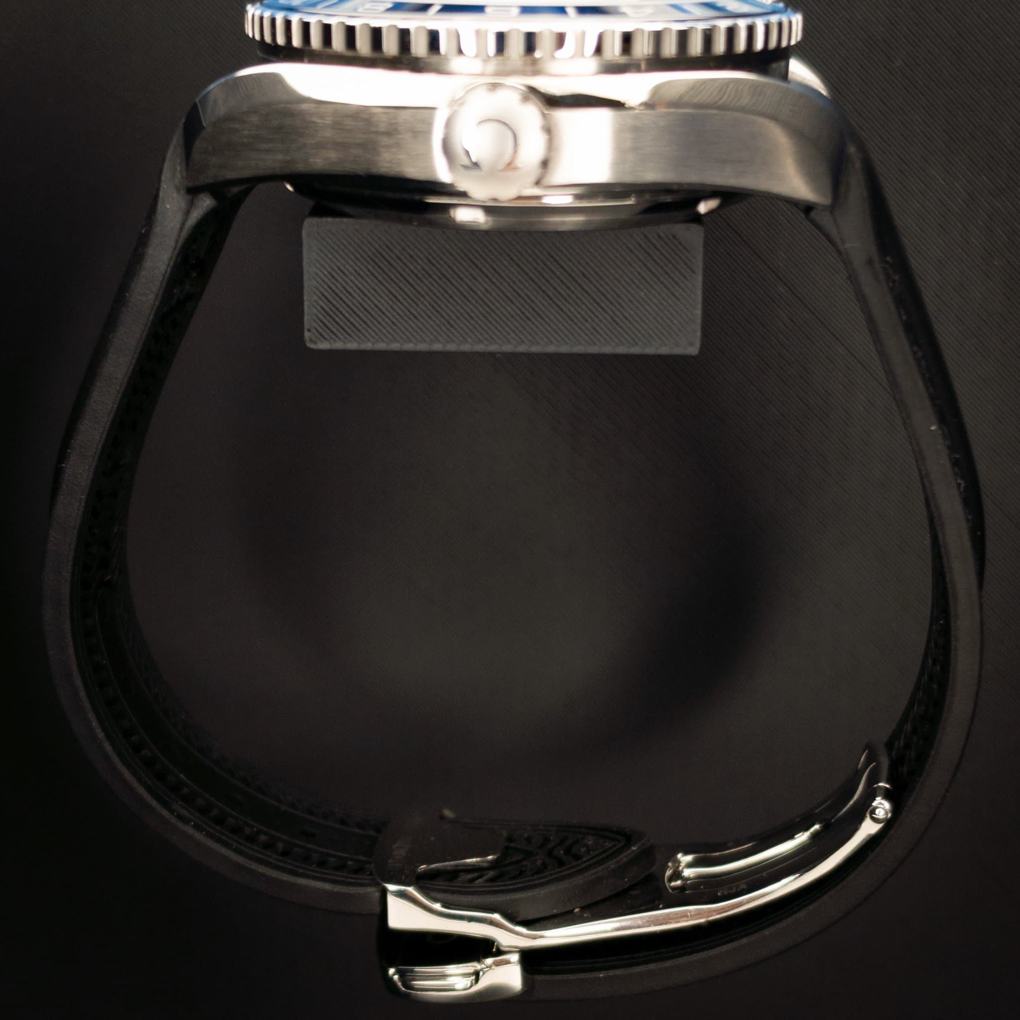 Omega SM PO 600M Black GMT (Ref. 232.32.44.22.01.001) — photo 15
