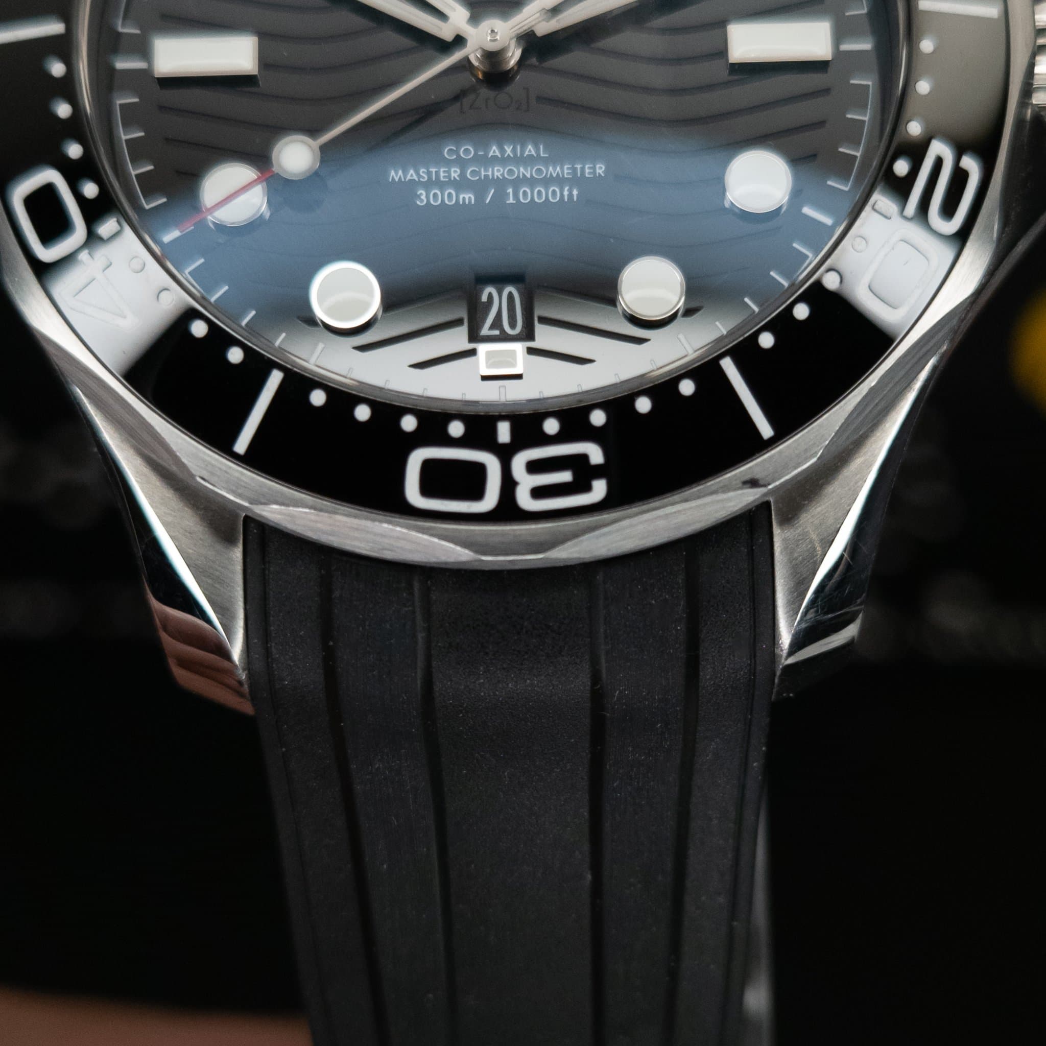 Omega SMP Black Wave Rub 2021 (Ref. 210.32.42.20.01.001) — photo 6