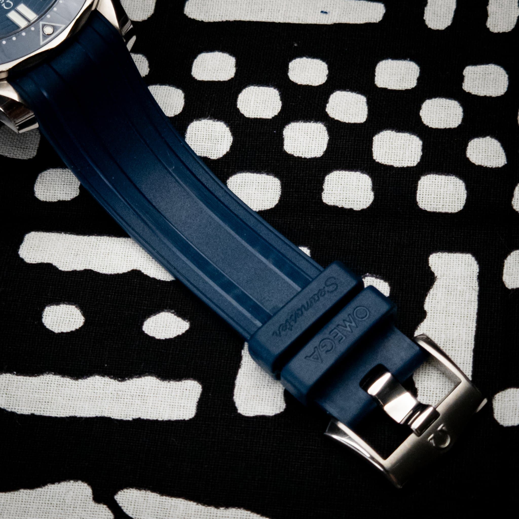 Omega SMP Blue Wave Rub 2021 WM (Ref. 210.32.42.20.03.001) — photo 11