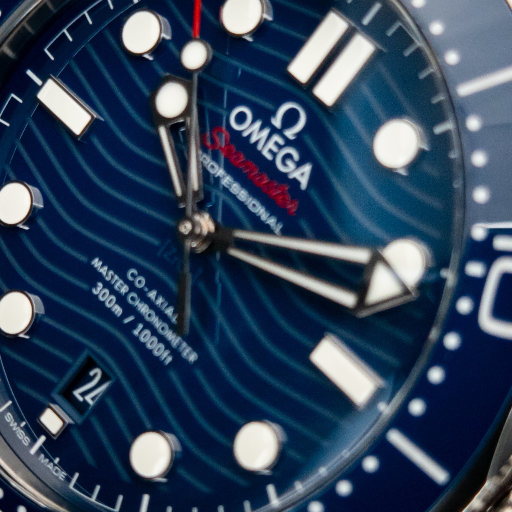 Omega SMP Blue Wave Rub 2021 WM (Ref. 210.32.42.20.03.001) — photo 5
