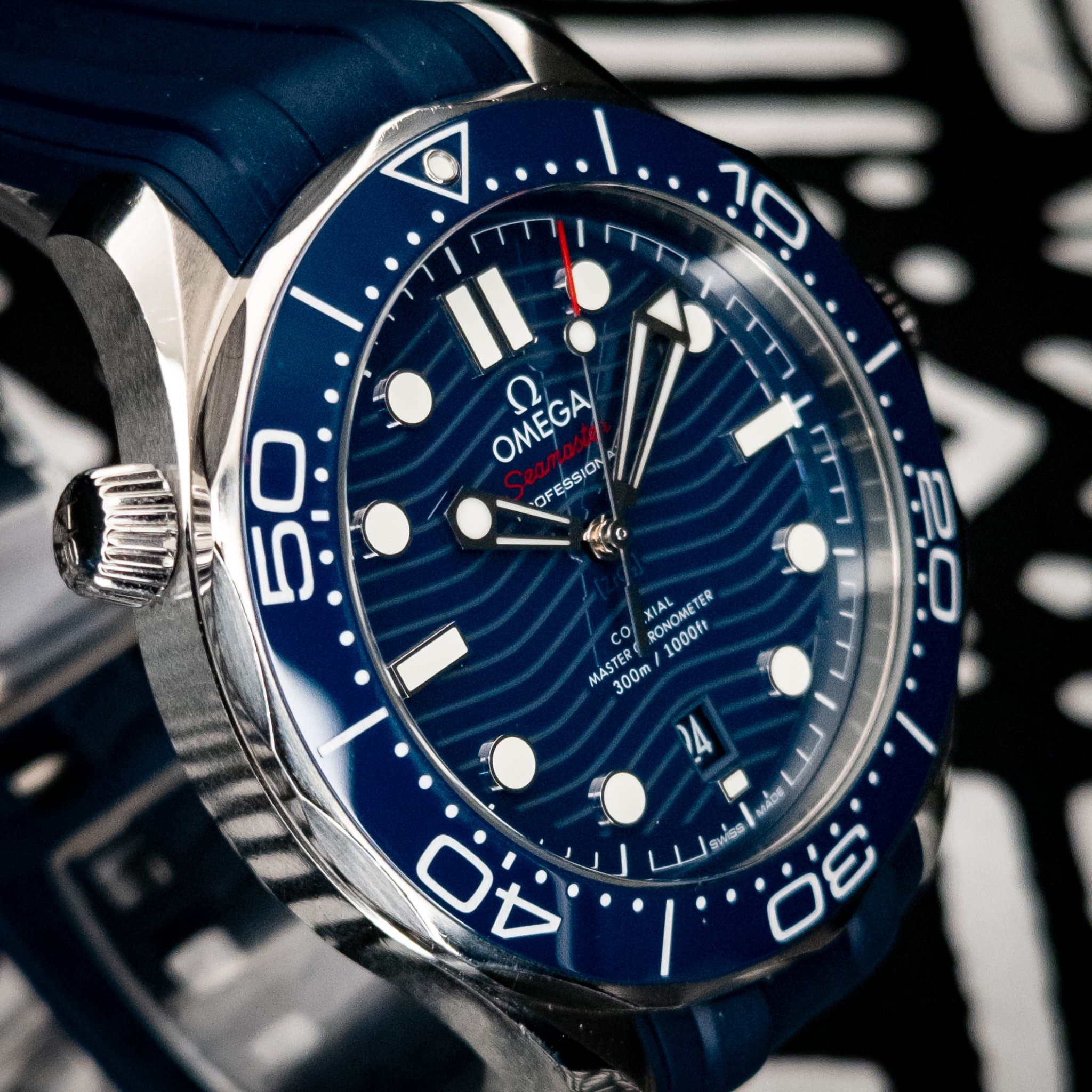 Omega SMP Blue Wave Rub 2021 WM (Ref. 210.32.42.20.03.001) — photo 3