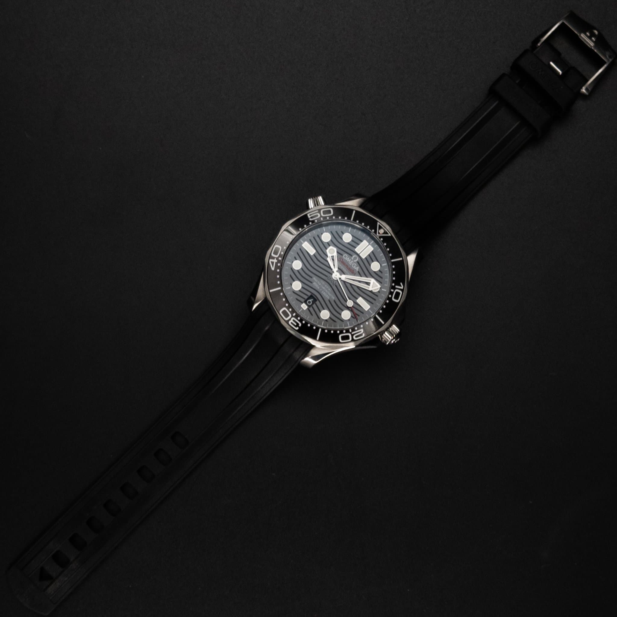 Omega SMP Black Wave Rub 2021 (Ref. 210.30.42.20.01.001) — photo 11