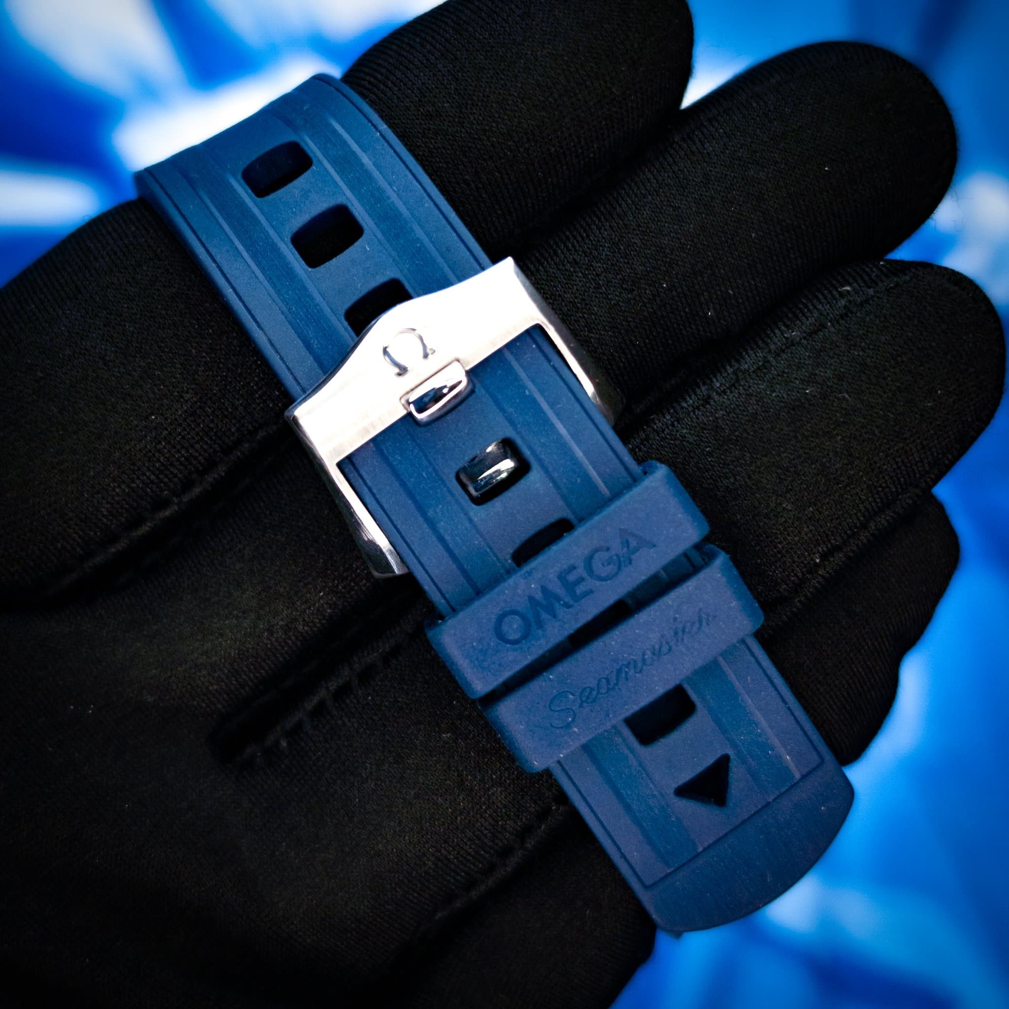 Omega Seamaster Pro 300M Blue Wave Rubber (Ref. 210.32.42.20.03.001) — photo 9