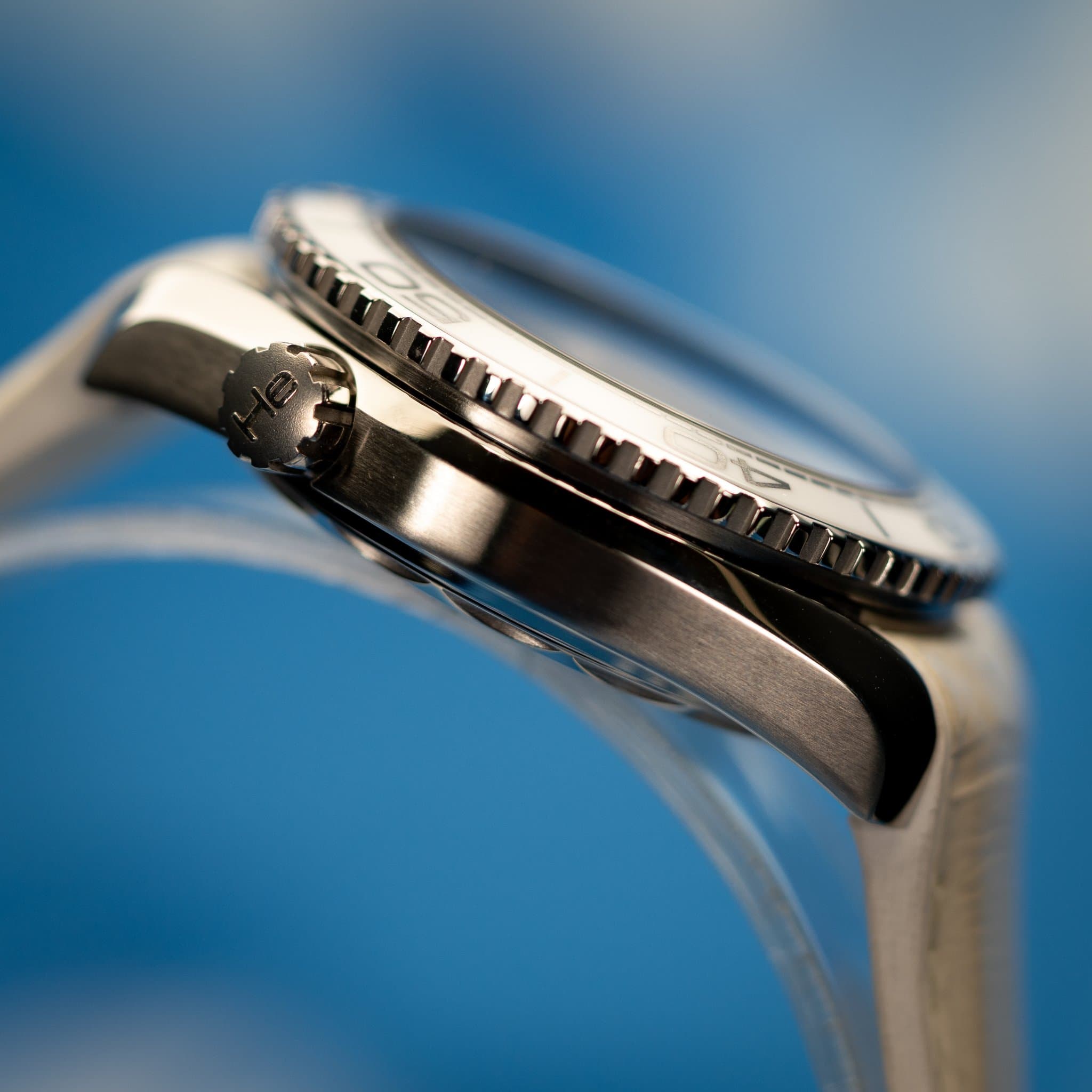 Omega Seamaster Planet Ocean (Ref. 215.33.40.20.04.001) — photo 9