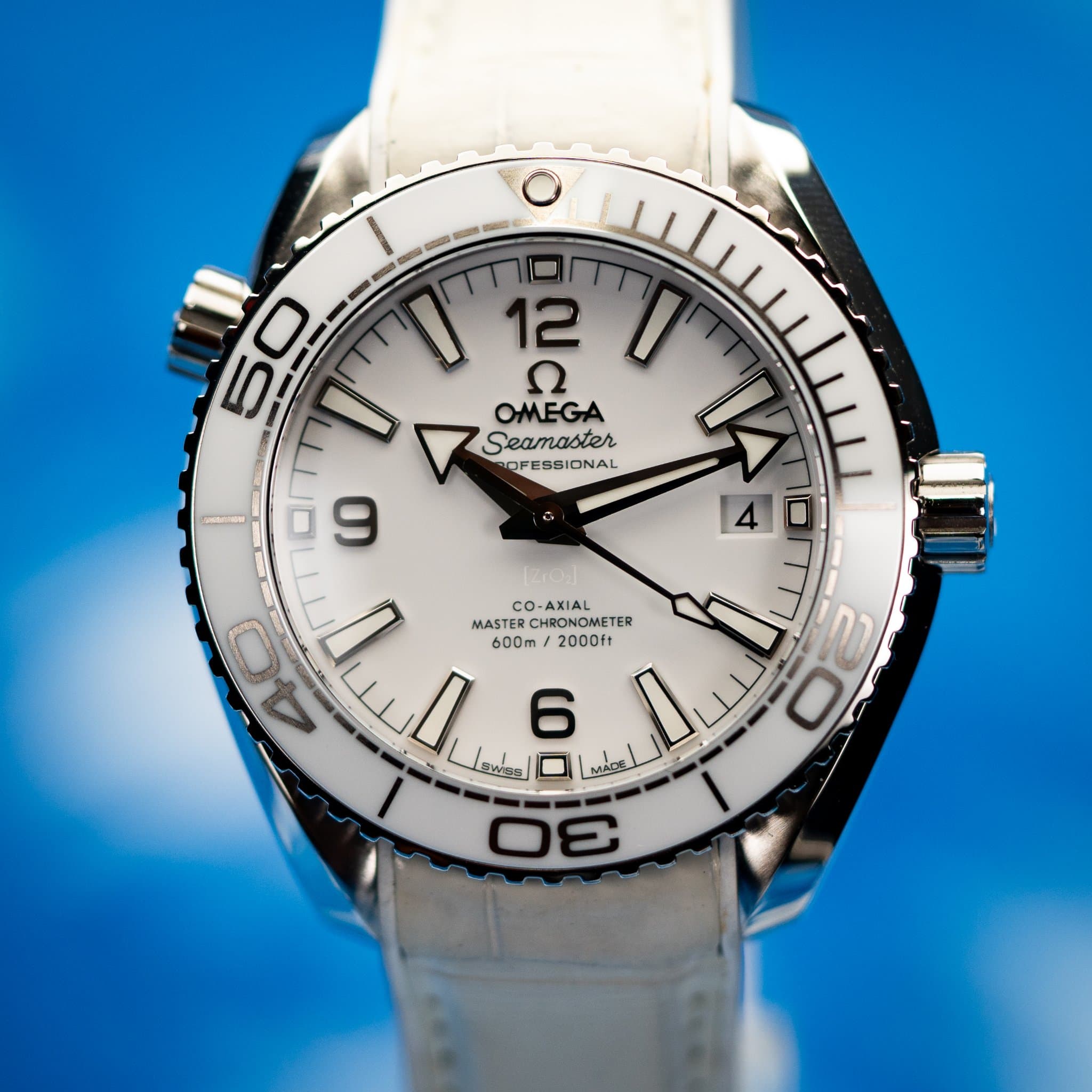 Omega Seamaster Planet Ocean (Ref. 215.33.40.20.04.001)