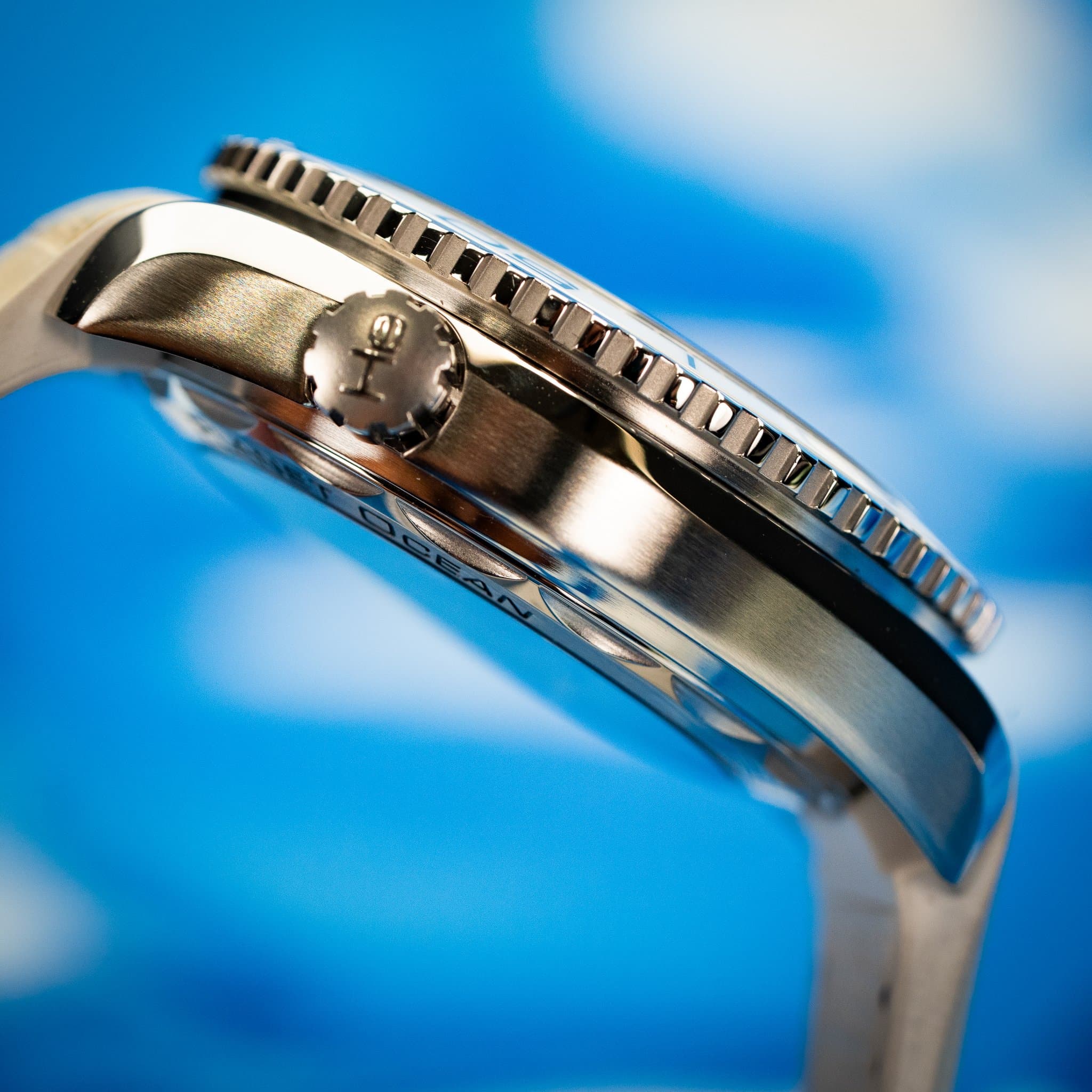 Omega Seamaster Planet Ocean (Ref. 215.33.40.20.04.001) — photo 8