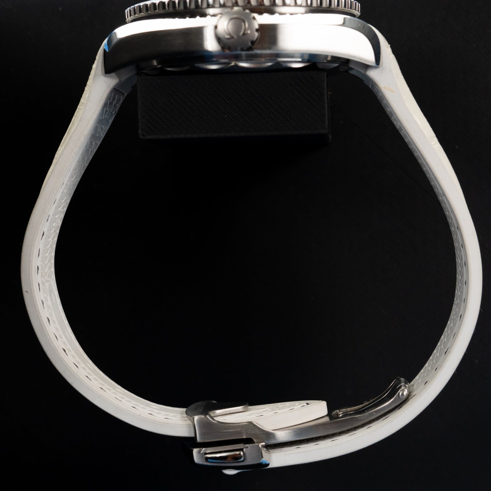 Omega Seamaster Planet Ocean (Ref. 215.33.40.20.04.001) — photo 14