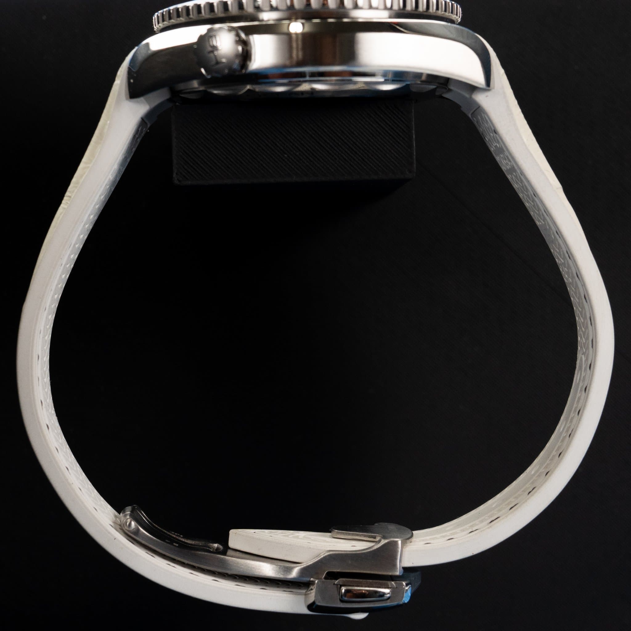 Omega Seamaster Planet Ocean (Ref. 215.33.40.20.04.001) — photo 16
