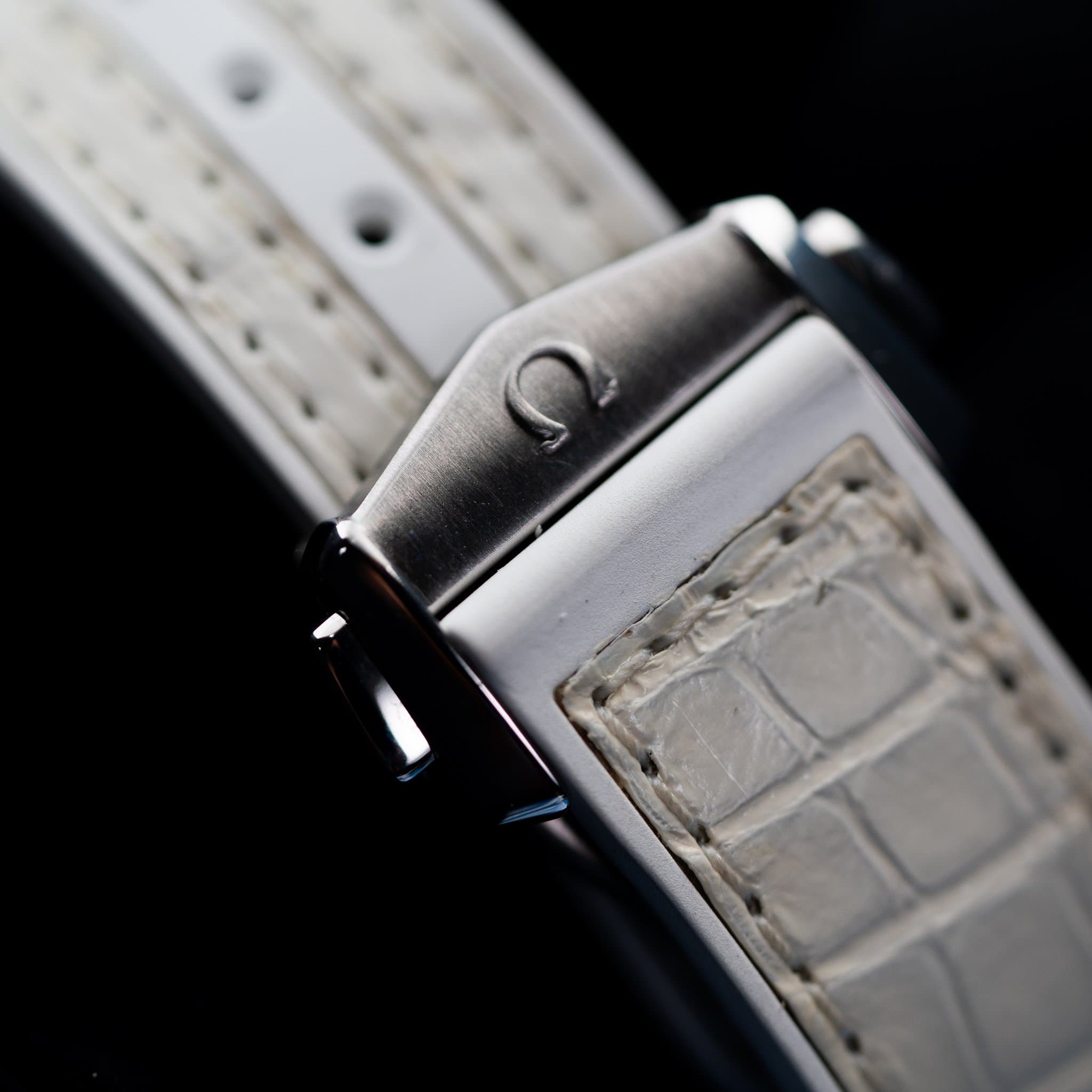 Omega Seamaster Planet Ocean (Ref. 215.33.40.20.04.001) — photo 10