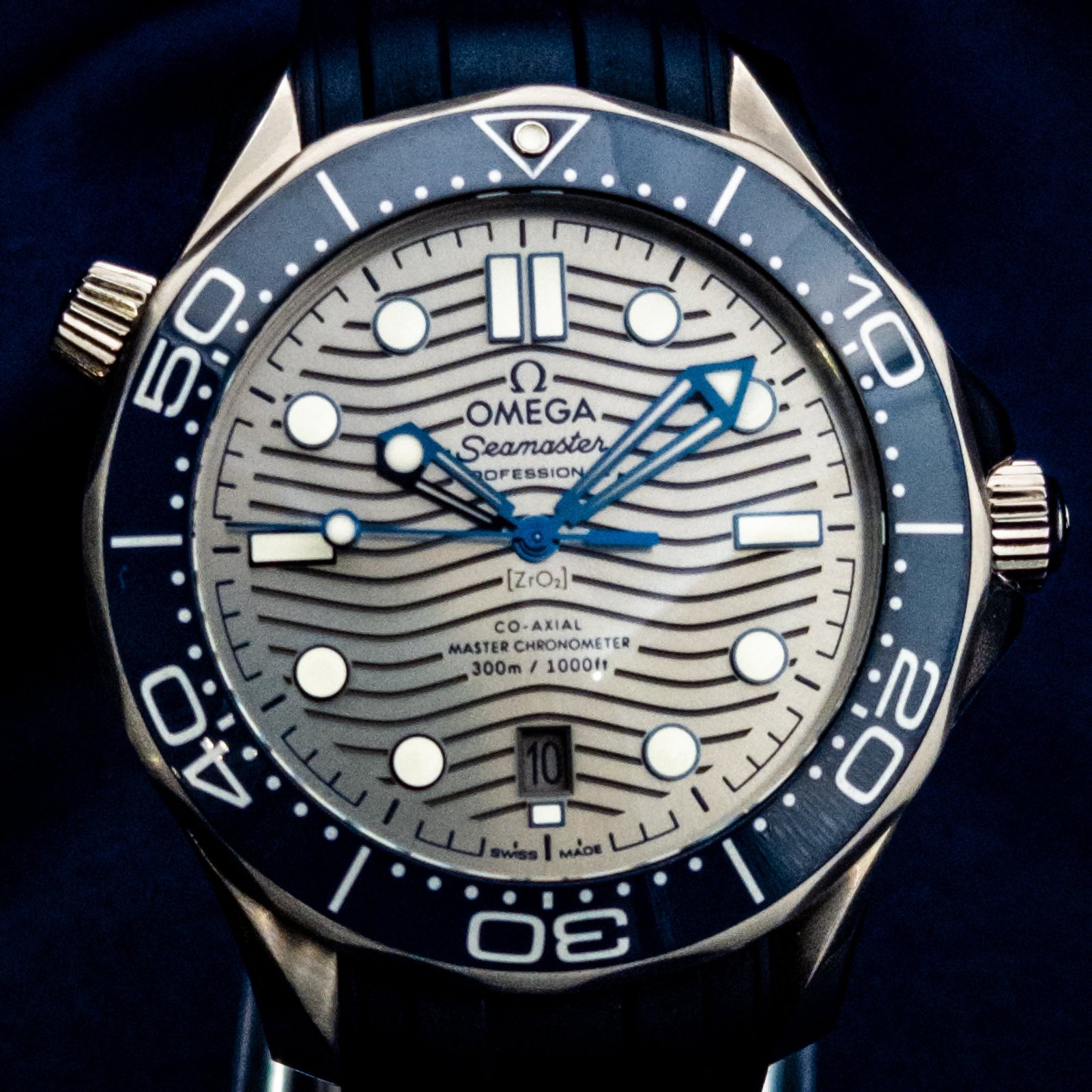 1786670755772-iSgw3Mku.jpg Omega SMP Gray Wave Rub 2023 — photo 1